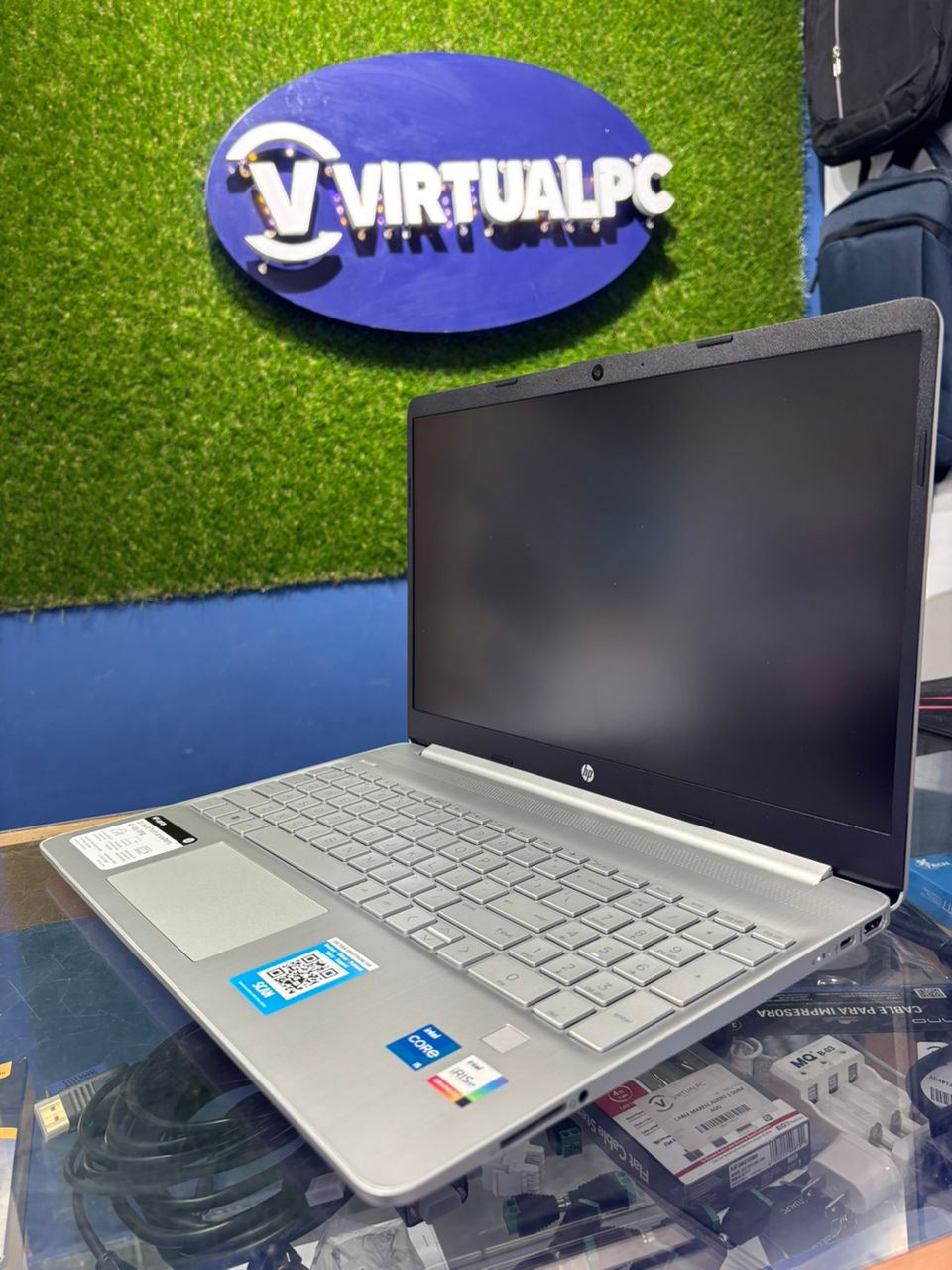 HP i5-1135G7 8GB RAM 512GB SSD NVME 15-DY2152wm 15.6" FHD *Nueva* - Image 3